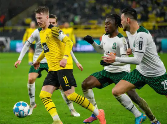 بمشاركة بن سبعيني .. بوروسيا دورتموند يسحق بوروسيا مونشنجلادباخ بسداسية نظيفة