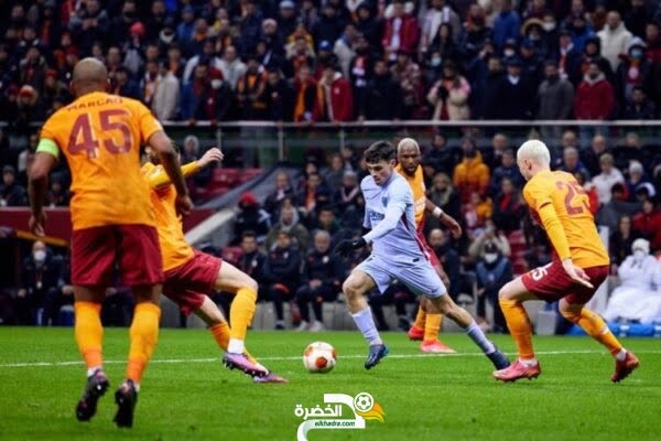 برشلونة يتجاوز جالطة سراي ويتأهل لربع نهائي الدوري الأوروبي
