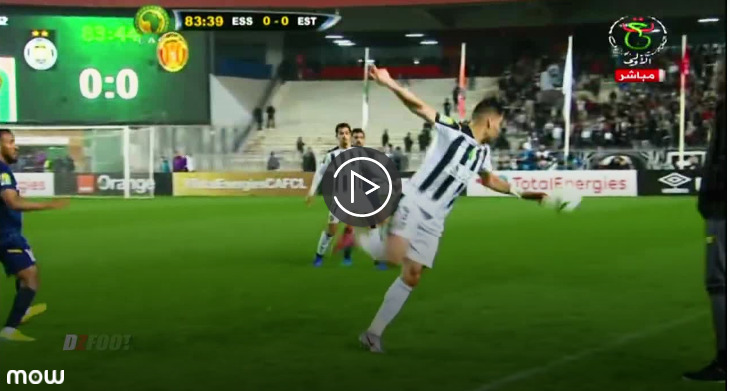 لقطة طريفة من مباراة وفاق سطيف ضد الترجي التونسي | الحكم ما فهم والو 4