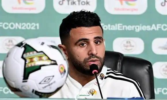 بعد إقصاء الجزائر من مونديال-2022: محرز يعتذر من الجزائريين ويدافع عن بلماضي