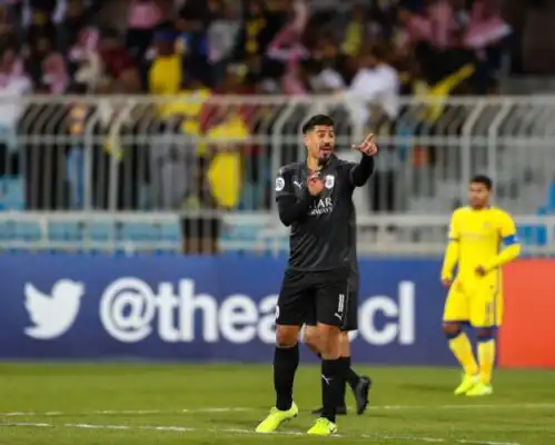 بغداد بونجاح يفتح النار على مدرب السد القطري