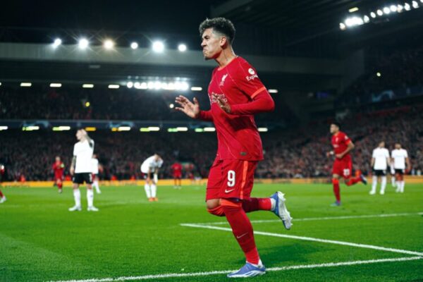 ليفربول يتخطى بنفيكا ويتأهل إلى نصف نهائي دوري الأبطال