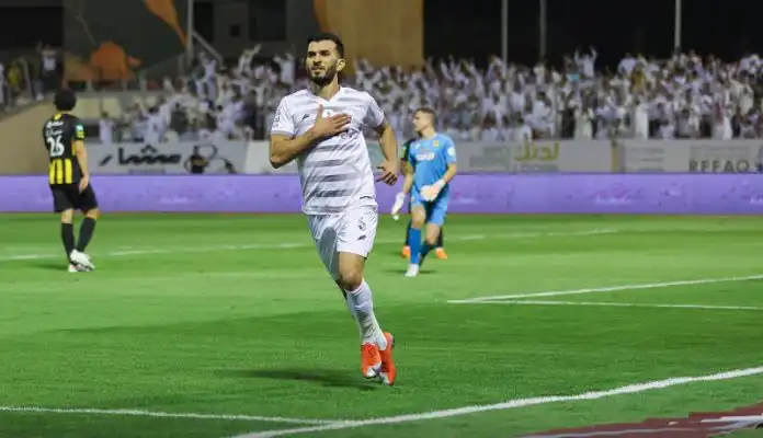 أمير سعيود يعود مع الرائد لمواجهة النصر