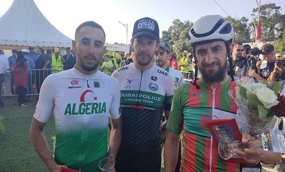 طواف الجزائر للدراجات 2022: عز الدين لعقاب يتوج بالجائزة الكبرى لمدينة الجزائر