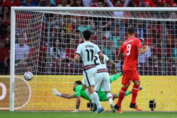 منتخب سويسرا يهزم البرتغال بهدف دون رد في دوري الأمم الأوروبية
