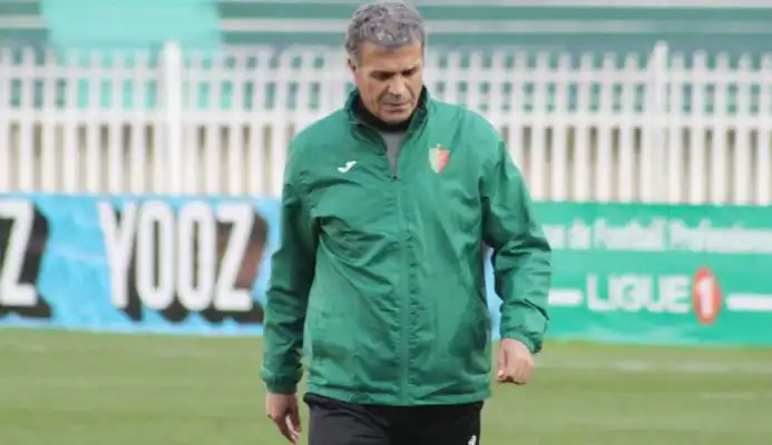 المدرب التونسي خالد بن يحيى يعلن رحيله عن مولودية الجزائر