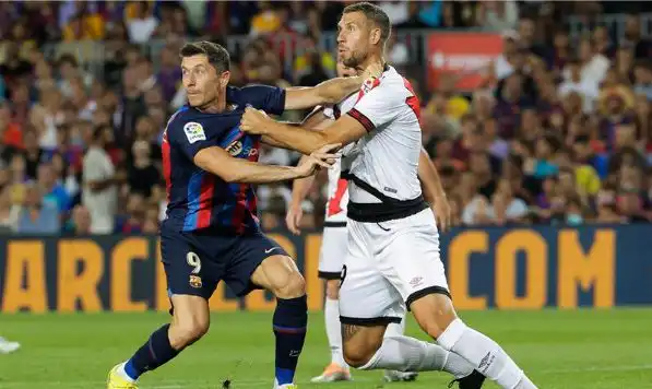 برشلونة يبدأ موسمه بتعادل مخيب أمام ضيفه رايو فاليكانو