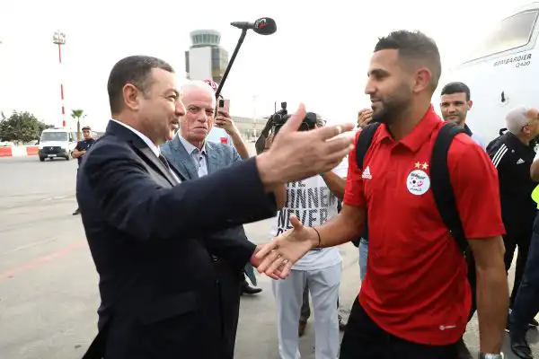 المنتخب الوطني : بعثة الخضر تحط الرحال بالباهية وهران