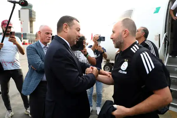 جمال بلماضي يركز على الجانب النفسي مع لاعبي المنتخب الوطني
