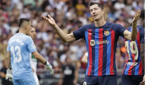 برشلونة يفوز على إلتشي و يقفز لصدارة ترتيب الليجا