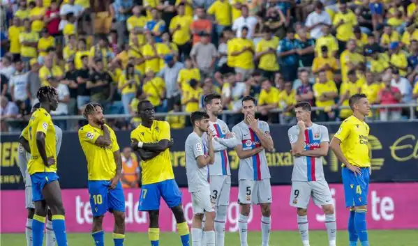 برشلونة يفوز على قادش برباعية دون رد