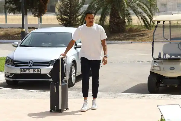 المنتخب الوطني الجزائري: سفيان بن دبكة يعوض بوداوي المصاب