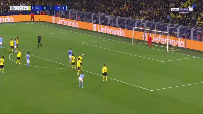 شاهد ركلة جزاء الضائعة لرياض محرز مانشستر سيتي ضد بروسيا دورتموند