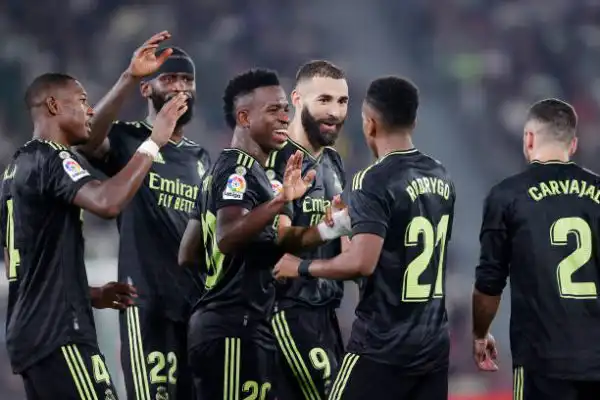 ريال مدريد يعزز صدارته للدوري الإسباني بفوزه الكبير على مضيفه إلتشي