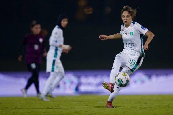 ثنائية الجزائرية عبلة بن سنوسي تقود الاهلي لتحقيق انتصاره الأول في الدوري السعودي للسيدات