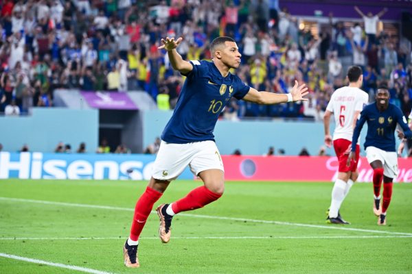 المنتخب الفرنسي يتأهل لدور الـ 16 بكأس العالم 1