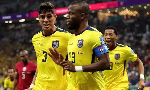 الإكوادور تفوز على قطر (2-0) في المباراة الافتتاحية لكاس العالم