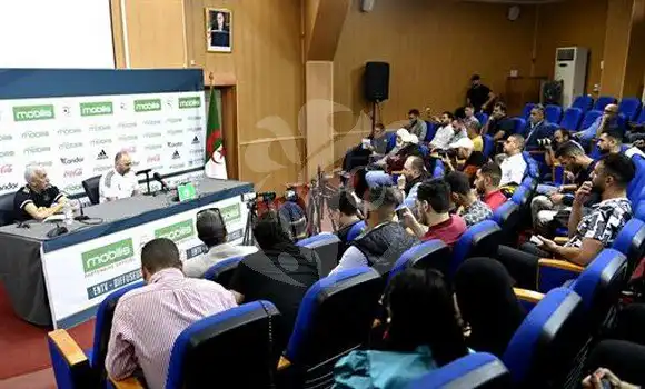 ريان آيت نوري سيكون ضمن تشكيلة المنتخب الجزائري شهر مارس 2023