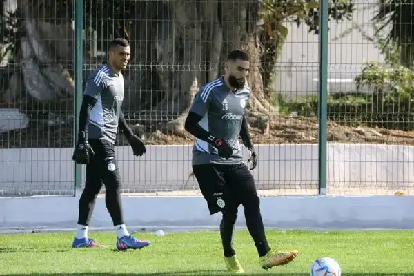 بلماضي:” ماندريا سيكون الحارس ضد مالي و مبولحي ضد السويد”