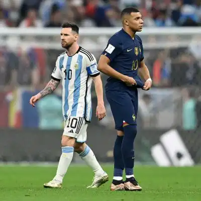 ميسي يقود المنتخب الأرجنتيني للتتويج بلقب كأس العالم للمرة الثالثة في تاريخه