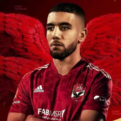 الأهلي يضم أحمد قندوسي لاعب وفاق سطيف لمدة أربع سنوات ونصف