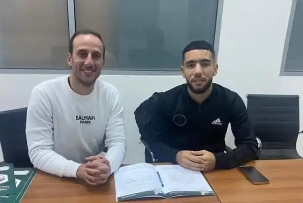 تفاصيل عقد أحمد قندوسي مع الأهلي المصري