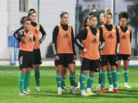 المنتخب الوطني النسوي يجري أول تربص إعدادي بمشاركة 32 لاعبة