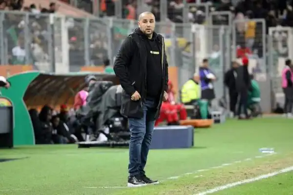مجيد بوقرة يتعاقد مع نادي المرخية القطري لثلاثة أعوام