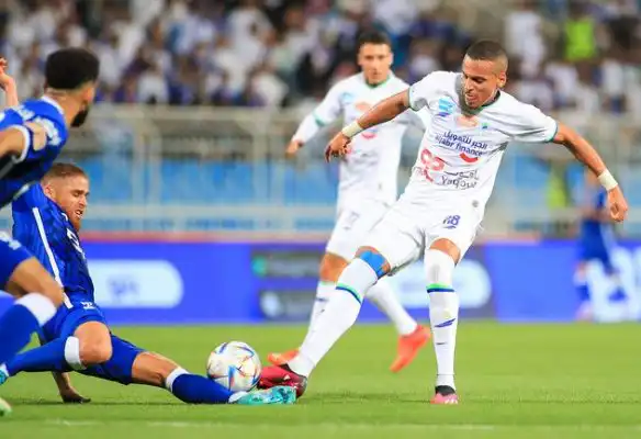 بمشاركة سفيان بن دبكة .. الفتح يفوز على الهلال بالدوري السعودي