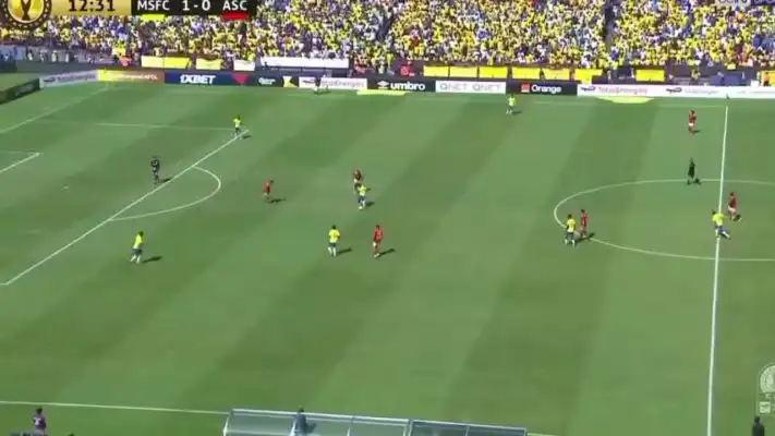 شاهد آسيست أحمد قندوسي مع الاهلي المصري  ضد صانداونز  في جنوب افريقيا