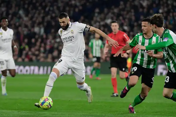 ريال مدريد يتعادل سلبيا مع ريال بيتيس في سباقه على لقب الليغا