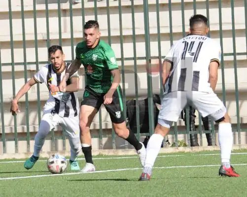 شباب قسنطينة يفوز أمام وفاق سطيف بالدوري الجزائري