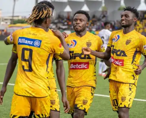 أسيك ميموزا يتأهل إلى نصف نهائي كأس الاتحاد الإفريقي