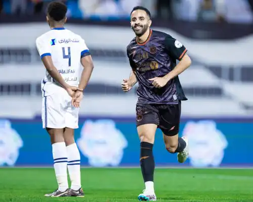 الشباب يفوز على الهلال بثلاثية في ديربي الرياض