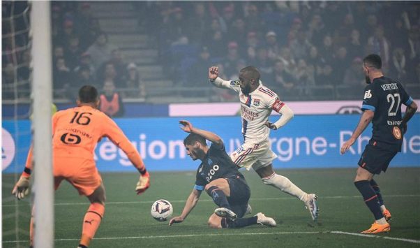 مارسيليا يفوز على مضيفه ليون بالدوري الفرنسي