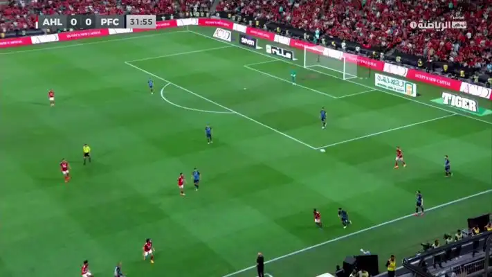 شاهد قندوسي يرواغ بكيفية رائعة في مباراة الاهلي و بيراميدز في كأس السوبر المصري