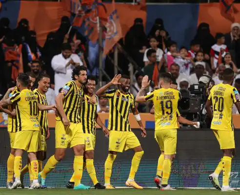 الاتحاد يتوج بلقب الدوري السعودي