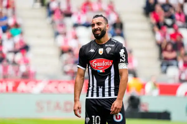 حيماد عبدلي يعلن حبه للجزائر وطموحه في التواجد مع الخضر