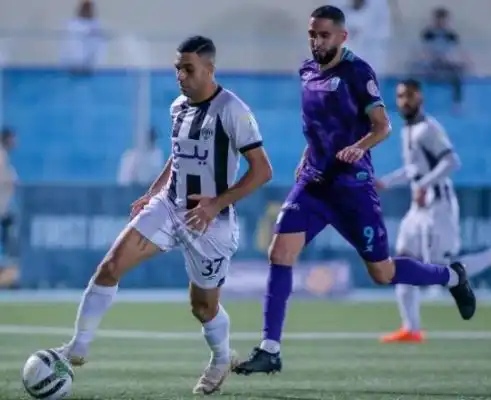 رياض بودبوز يقود فريقه الاهلي للعودة نحو الدوري السعودي
