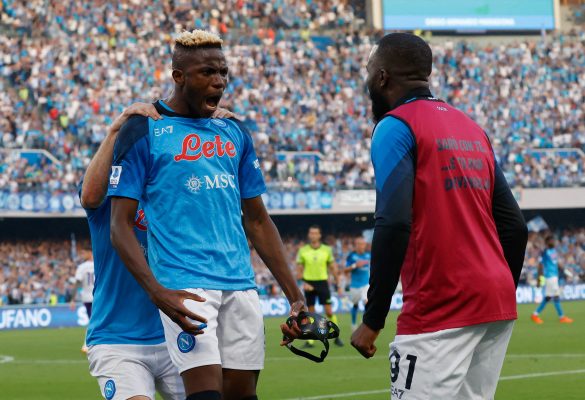 نابولي بطل الدوري الإيطالي يفوز على ضيفه فيورنتينا