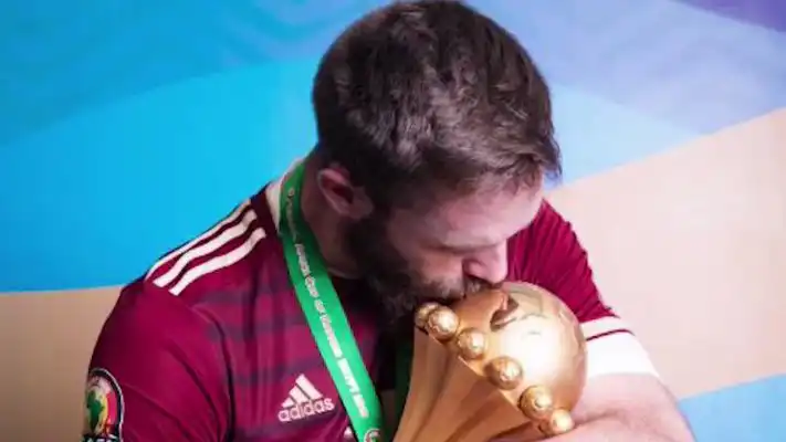 شاهد ألكسندر اوكيدجة يعلن اعتزاله رسميا اللعب الدولي مع المنتخب الوطني الجزائري