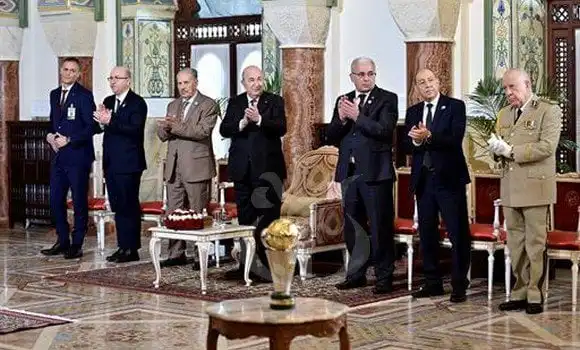 رئيس الجمهورية يكرم فريق إتحاد الجزائر المتوج بكأس الكونفدرالية