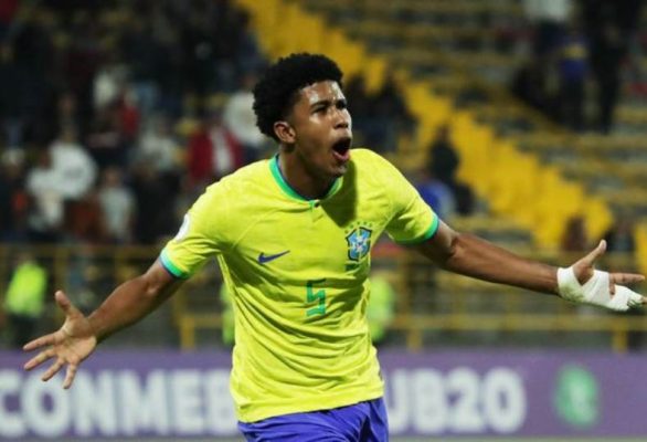 برشلونة بمهتم بضم اللاعب البرازيلي الشاب أندري سانتوس