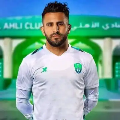 أهلي جدة يعلن عن صفقة الجزائري رياض محرز