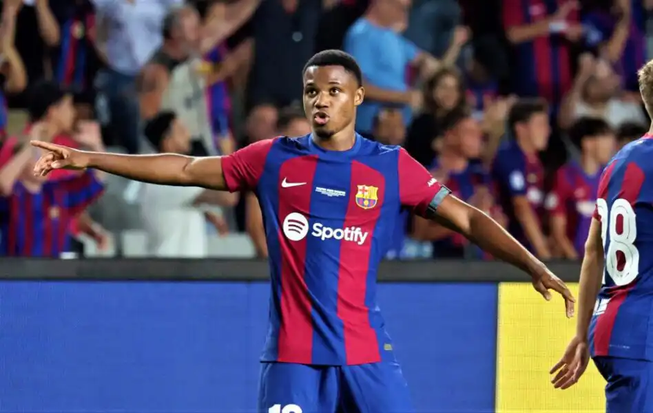 أنسو فاتي لاعب برشلونة ينتقل إلى برايتون على سبيل الإعارة