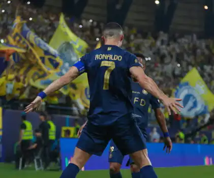 رونالدو يقود النصر لفوز كبير على الشباب في الدوري السعودي