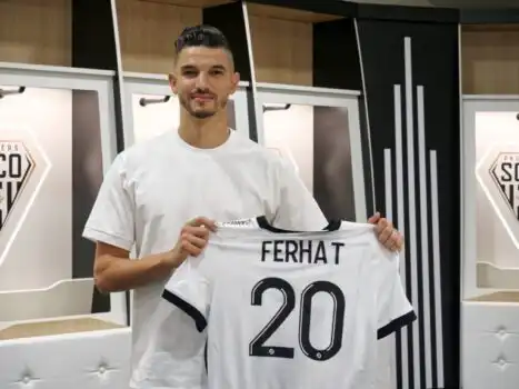 نادي أنجي الفرنسي يعلن رسميا توقيعه مع زين الدين فرحات