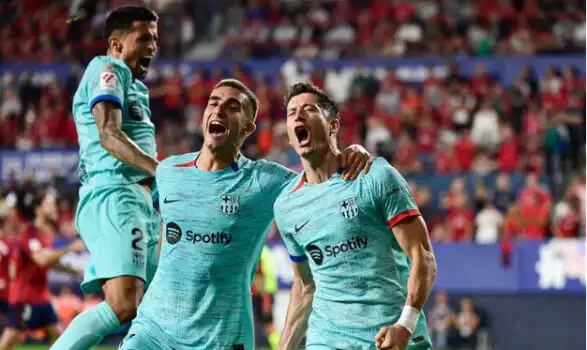 ليفاندوفسكي يقود برشلونة للفوز على أوساسونا بالدوري الإسباني