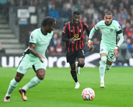 تشلسي يتعادل مع مضيفه بورنموث في الدوري الإنجليزي