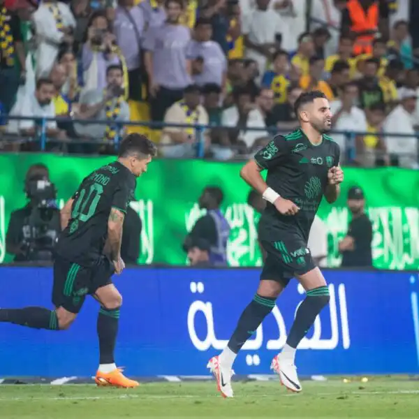 رياض محرز يقود تشكيلة الجولة السابعة من الدوري السعودي